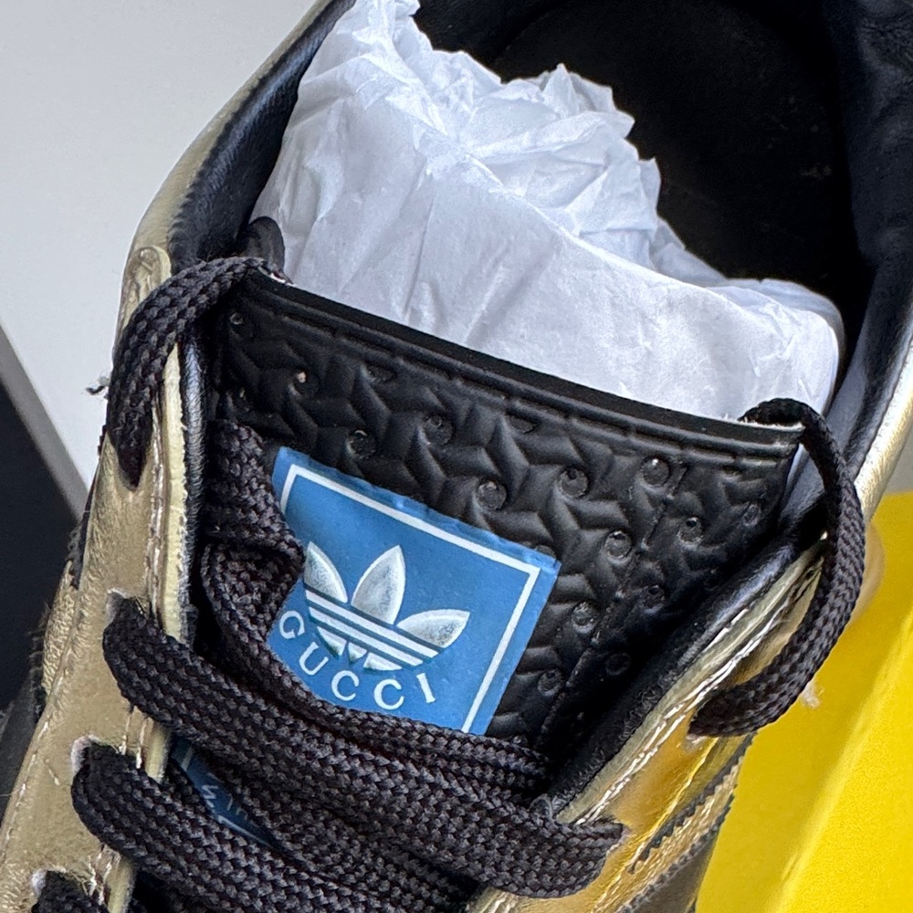 Gucci collaboration with Adidas gazelle sneakers
Special edition (Gold) - Picture 6 of 16